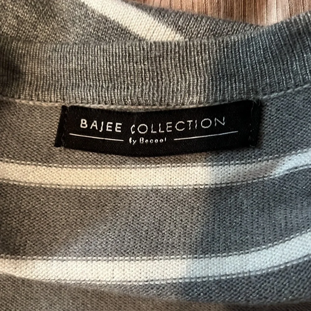 Bajee Collection open Sweater - Picture 11 of 12